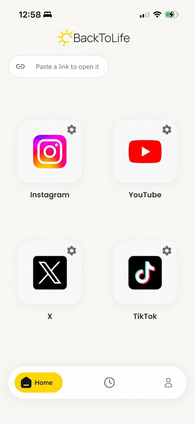 BackToLife home screen on the child's phone: opens Instagram, YouTube, X and TikTok already cleaned up
